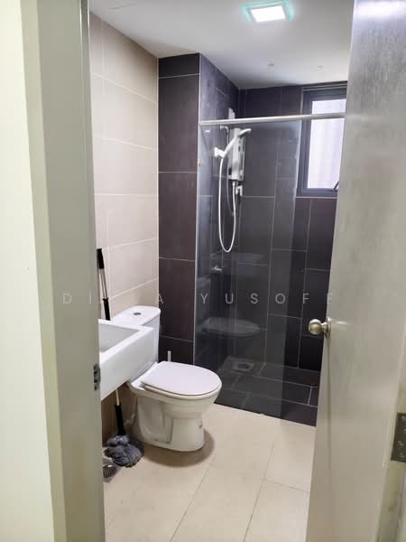 Service Residence for Sale at Almyra Residences - DILLA YUSOFF - Bathroom - PropertyGuru.com.my