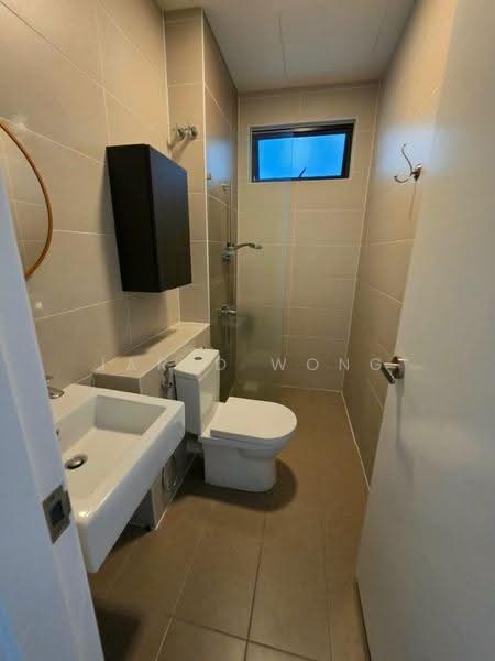 Kondominium untuk Disewa di Isle of Kamares - Jared Wong - Bathroom - PropertyGuru.com.my