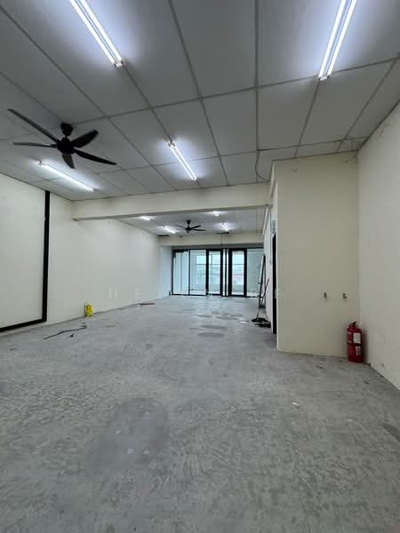 Shop / Office for Rent in Taman Melaka Jaya (Batu Berendam) - Helen BF - Interior - PropertyGuru.com.my