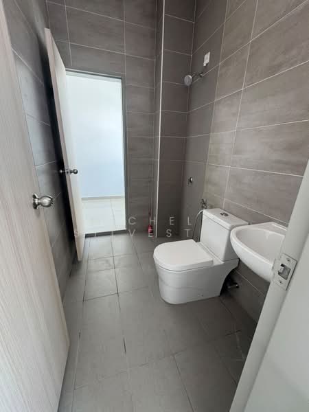 Terraced House for Sale in Kampung Sentosa Barat (Pasir Gudang) - Michele Sylvester - Bathroom - PropertyGuru.com.my