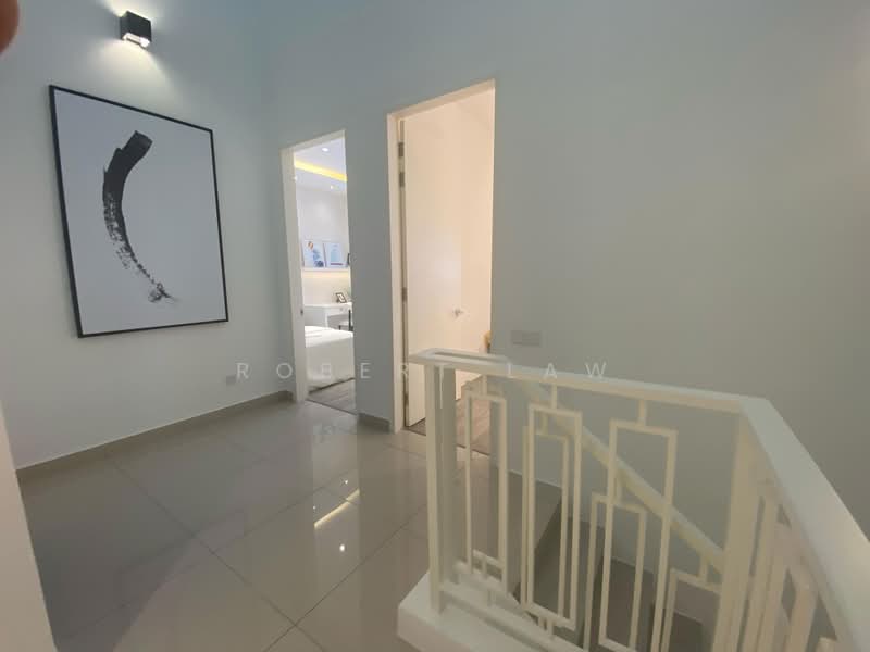 Rumah Teres 2 Tingkat untuk Dijual di Batu Caves (Selangor) - Robert Law - Corridor - PropertyGuru.com.my
