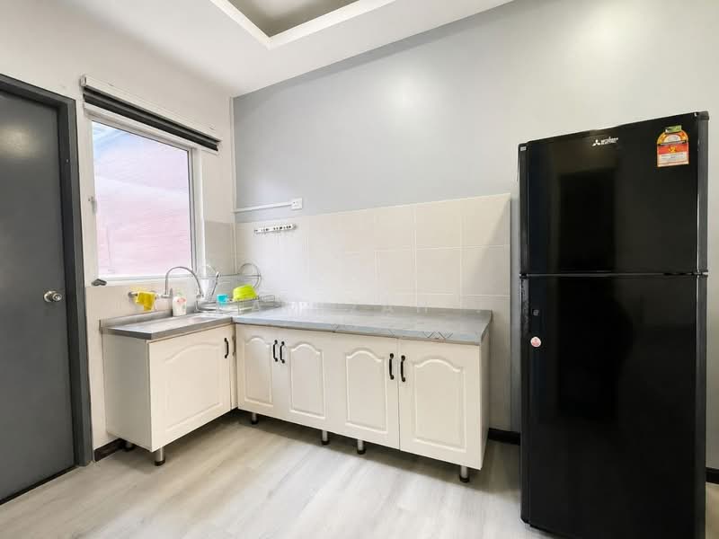 2-storey Terraced House for Rent in Dengkil (Selangor) - Hamizah . - Kitchen - PropertyGuru.com.my