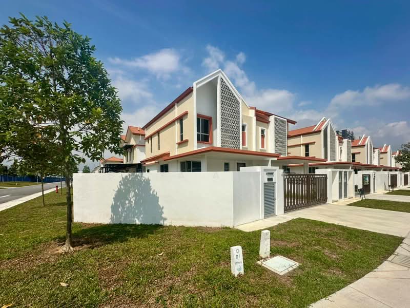 Rumah Berkembar untuk Dijual di Alam Sari (Bangi) - BILYA ARIFF - Exterior - PropertyGuru.com.my