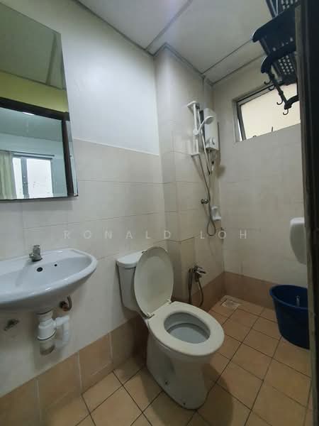 Servis Apartment untuk Disewa di Casa Subang - Ronald Loh - Bathroom - PropertyGuru.com.my