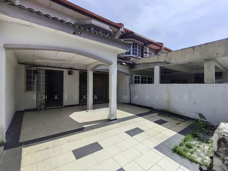 Rumah Teres 2 Tingkat untuk Dijual di Shah Alam (Selangor) - Shafika Shahidin - Exterior - PropertyGuru.com.my