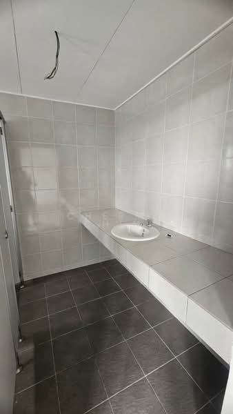 Shop / Office for Rent in Bandar Metro Puchong (Puchong) - Cherry Chin - Bathroom - PropertyGuru.com.my