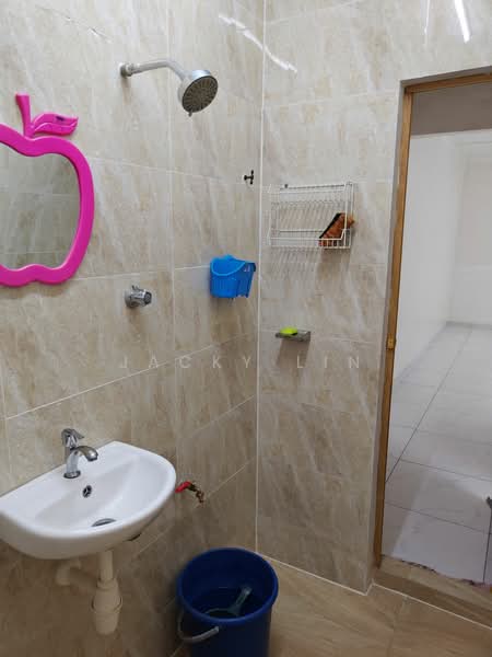 Rumah Teres 3 Tingkat untuk Disewa di Taman Sri Muda (Shah Alam) - Jacky Lin - Bathroom - PropertyGuru.com.my