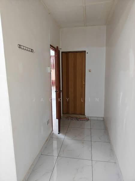 Rumah Teres 3 Tingkat untuk Disewa di Taman Sri Muda (Shah Alam) - Jacky Lin - Corridor - PropertyGuru.com.my
