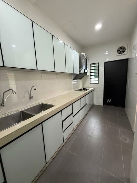 Cluster House for Rent in Taman Gaya (Ulu Tiram) - Edward Siow - Kitchen - PropertyGuru.com.my