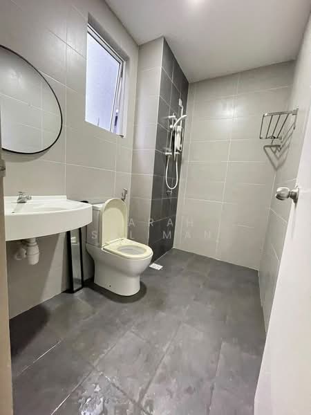 Kondominium untuk Disewa di Berlian Setapak Residency - Sarah Suliman - Bathroom - PropertyGuru.com.my