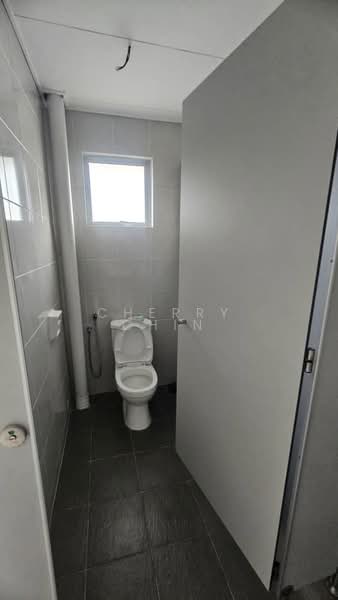 Shop / Office for Rent in Bandar Metro Puchong (Puchong) - Cherry Chin - Bathroom - PropertyGuru.com.my