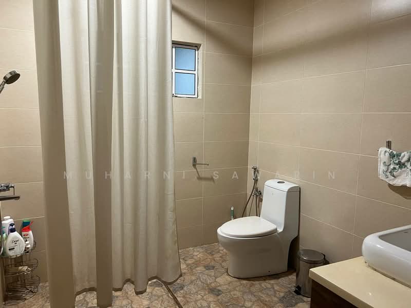 Rumah Banglo untuk Disewa di Sek 13,Salahudin Golf Course (Shah Alam) - muharni sawarin - Bathroom - PropertyGuru.com.my