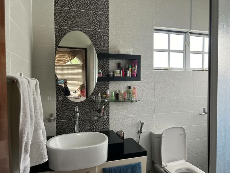Rumah Banglo untuk Disewa di Sek 13,Salahudin Golf Course (Shah Alam) - muharni sawarin - Bathroom - PropertyGuru.com.my