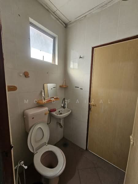 Rumah Teres 2 Tingkat untuk Dijual di Bandar Baru Bangi (Selangor) - Mohd Faizal - Bathroom - PropertyGuru.com.my