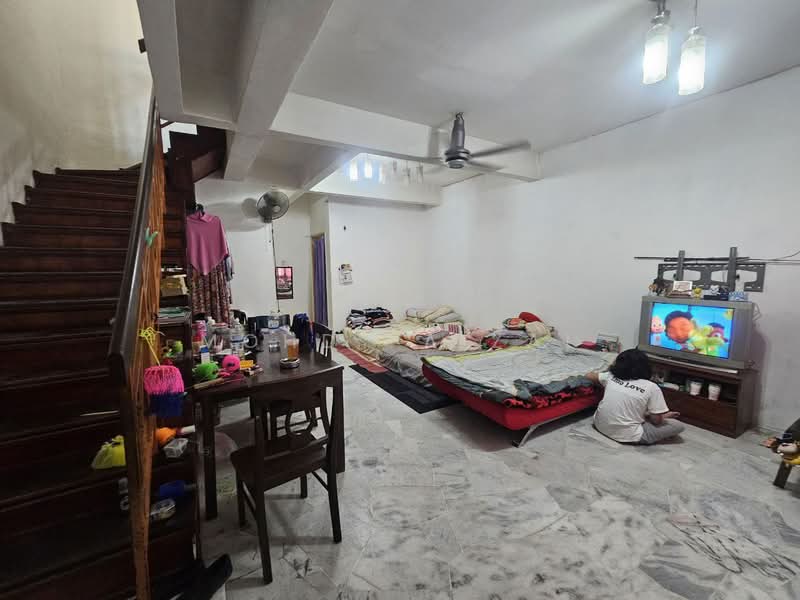 Rumah Teres 2 Tingkat untuk Dijual di Bandar Baru Bangi (Selangor) - Mohd Faizal - Living Room - PropertyGuru.com.my
