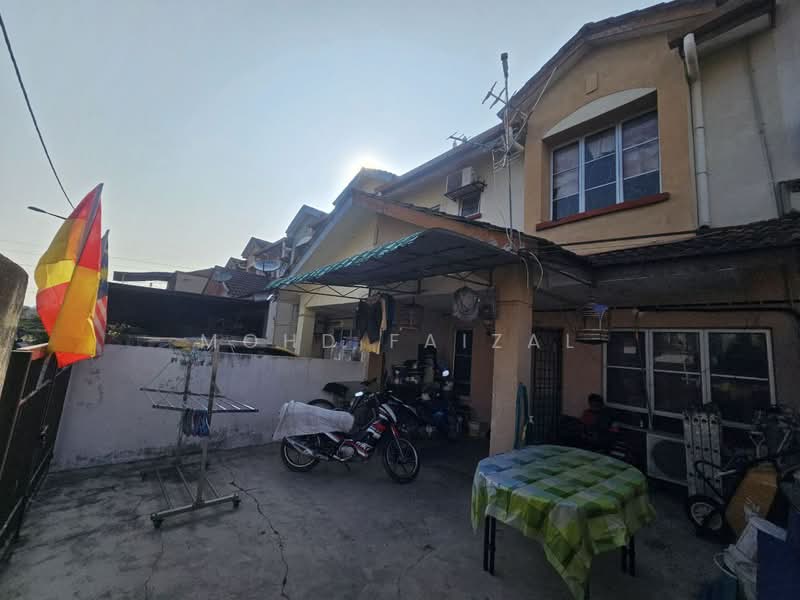 Rumah Teres 2 Tingkat untuk Dijual di Bandar Baru Bangi (Selangor) - Mohd Faizal - Exterior - PropertyGuru.com.my