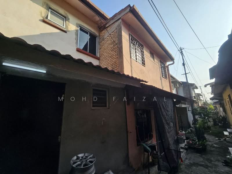 Rumah Teres 2 Tingkat untuk Dijual di Bandar Baru Bangi (Selangor) - Mohd Faizal - Exterior - PropertyGuru.com.my