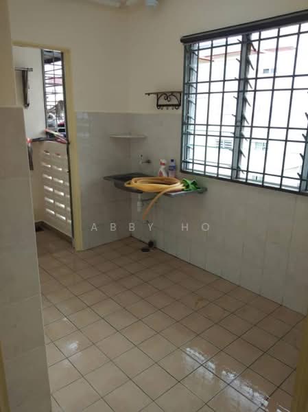 Pangsapuri untuk Disewa di Taman Tasik Utama - Abby Ho - Kitchen - PropertyGuru.com.my