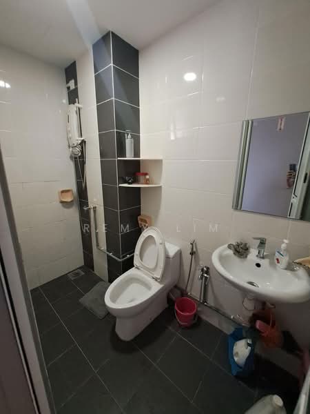 Service Residence for Sale at Silk Sky - Remy Lim - Bathroom - PropertyGuru.com.my