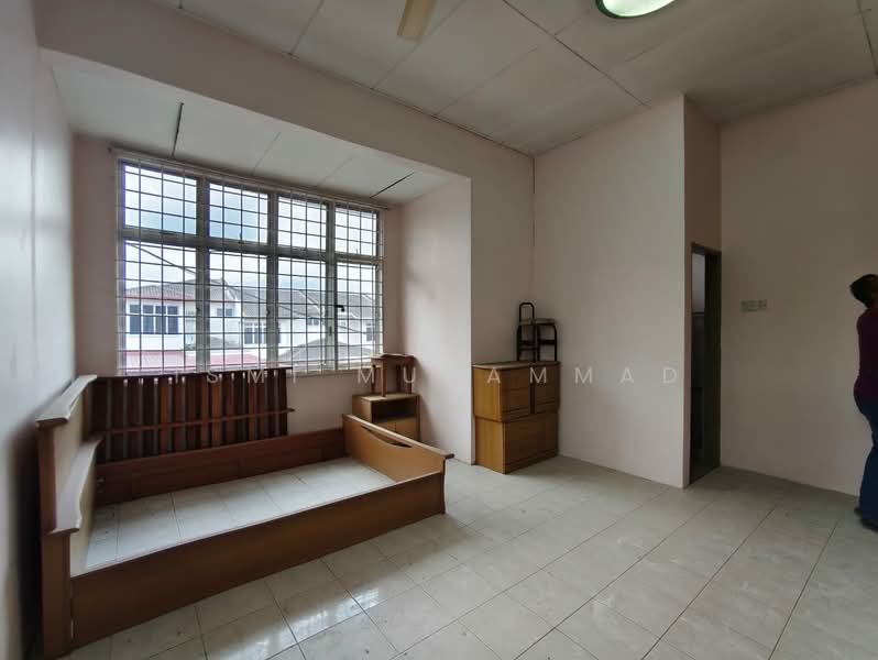 2-storey Terraced House for Sale in Taman Cengal Utama (Paroi) - Ismi Muhammad - Bedroom - PropertyGuru.com.my