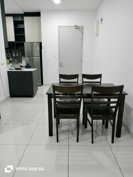 Servis Apartment untuk Disewa di The Amber Residence @ TwentyFive.7 - Emerlyne Shum - Dining Room - PropertyGuru.com.my