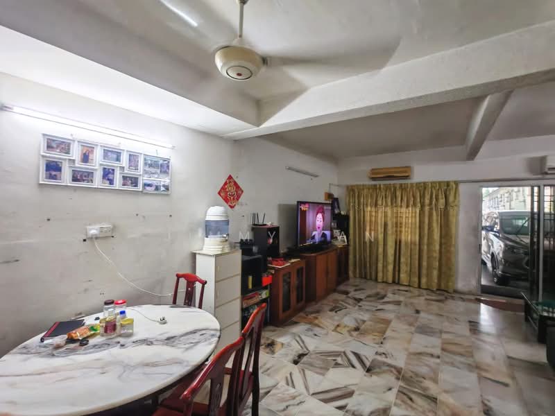 Rumah Teres 2 Tingkat untuk Dijual di Klang (Selangor) - Jimmy Tan - Living Room - PropertyGuru.com.my