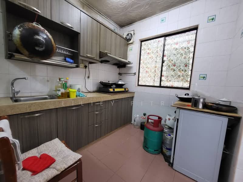 Rumah Teres 1.5 Tingkat untuk Dijual di Bandar Tasik Puteri (Rawang) - Liliey Fitri - Kitchen - PropertyGuru.com.my