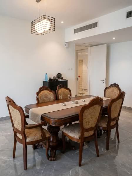 Kediaman Servis untuk Dijual di Solaris Dutamas - Roland Tan - Dining Room - PropertyGuru.com.my