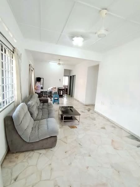 1-storey Terraced House for Rent in Taman Suria (Johor Bahru) - Joseph Wong - Living Room - PropertyGuru.com.my