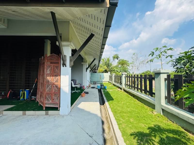 Rumah Berkembar untuk Dijual di Seksyen 24 (Shah Alam) - Muizz Razak - PropertyGuru.com.my