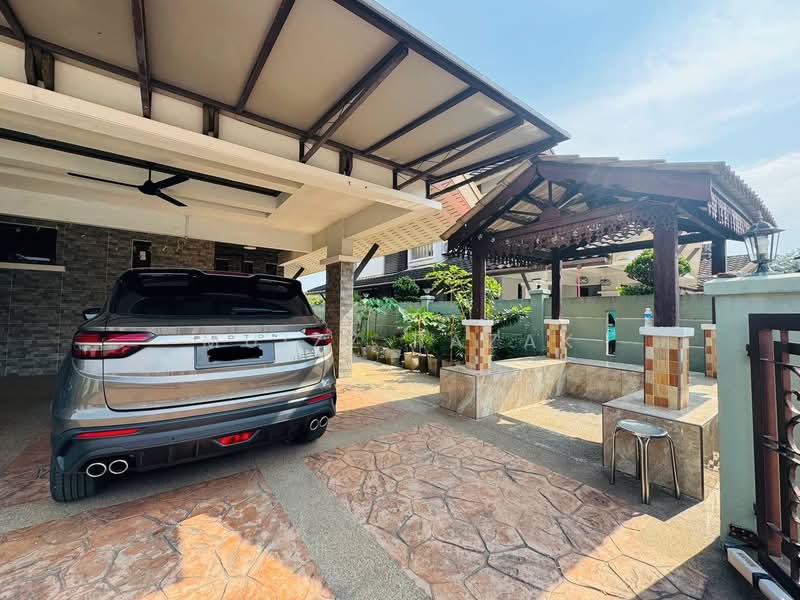 Rumah Berkembar untuk Dijual di Seksyen 24 (Shah Alam) - Muizz Razak - PropertyGuru.com.my