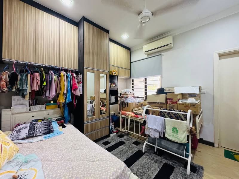 Rumah Berkembar untuk Dijual di Seksyen 24 (Shah Alam) - Muizz Razak - PropertyGuru.com.my