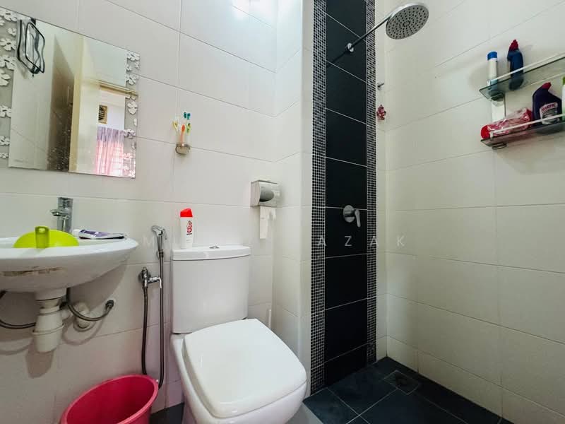 Rumah Berkembar untuk Dijual di Seksyen 24 (Shah Alam) - Muizz Razak - PropertyGuru.com.my
