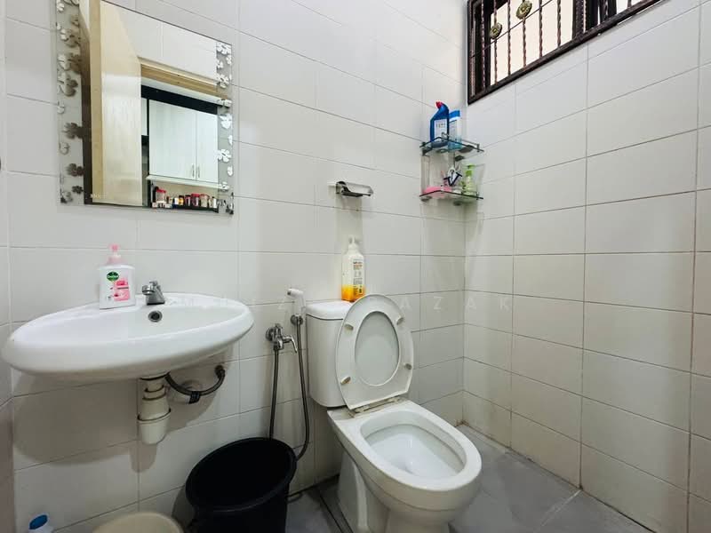 Rumah Berkembar untuk Dijual di Seksyen 24 (Shah Alam) - Muizz Razak - PropertyGuru.com.my
