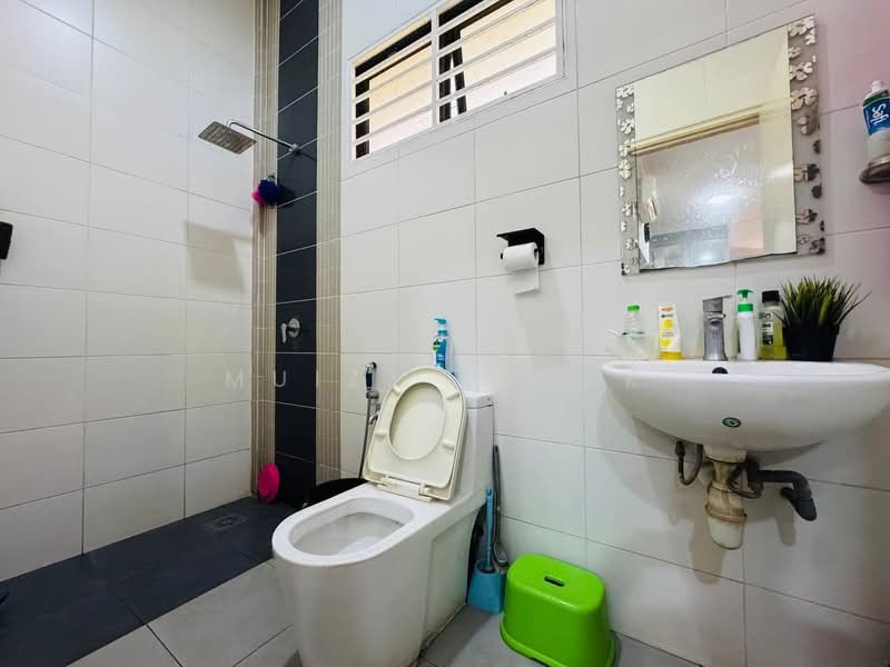 Rumah Berkembar untuk Dijual di Seksyen 24 (Shah Alam) - Muizz Razak - PropertyGuru.com.my