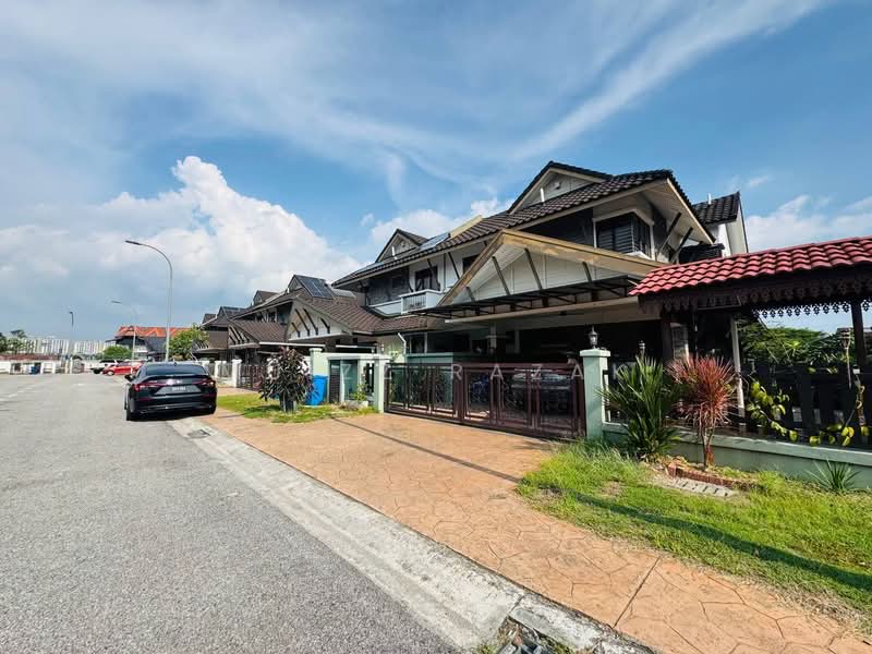 Rumah Berkembar untuk Dijual di Seksyen 24 (Shah Alam) - Muizz Razak - PropertyGuru.com.my