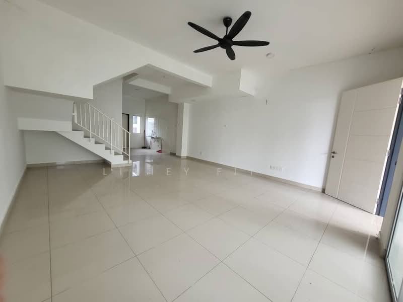 Rumah Teres 2 Tingkat untuk Dijual di Bandar Tasik Puteri (Rawang) - Liliey Fitri - Living Room - PropertyGuru.com.my