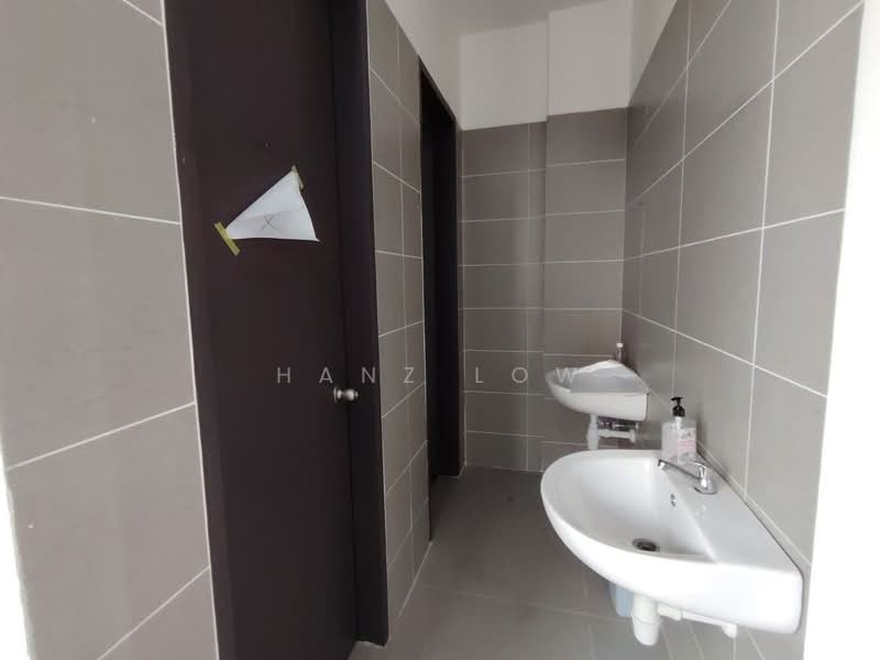 Shop / Office for Rent in Seremban (Negeri Sembilan) - Hanz Low - Bathroom - PropertyGuru.com.my
