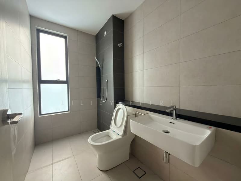 Rumah Teres 2 Tingkat untuk Dijual di Kota Emerald (Rawang) - Liliey Fitri - Bathroom - PropertyGuru.com.my