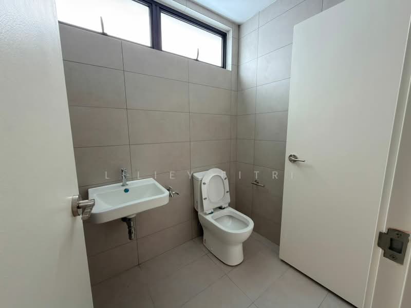 Rumah Teres 2 Tingkat untuk Dijual di Kota Emerald (Rawang) - Liliey Fitri - Bathroom - PropertyGuru.com.my