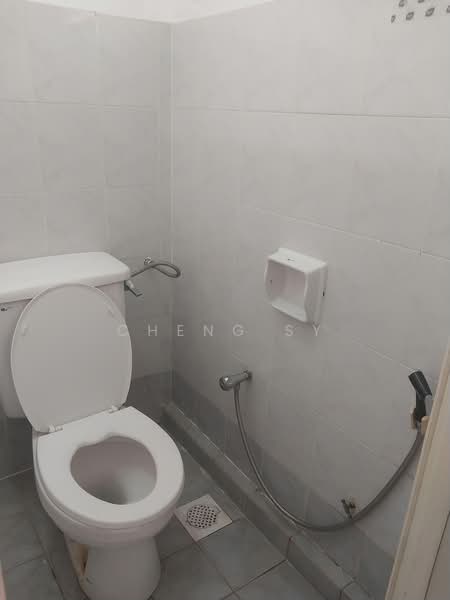 Pangsapuri untuk Disewa di Arena Green - Cheng SY - Bathroom - PropertyGuru.com.my