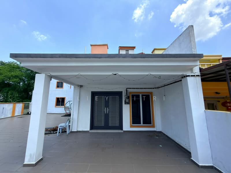 Rumah Teres 2 Tingkat untuk Dijual di Kota Emerald (Rawang) - Liliey Fitri - Exterior - PropertyGuru.com.my