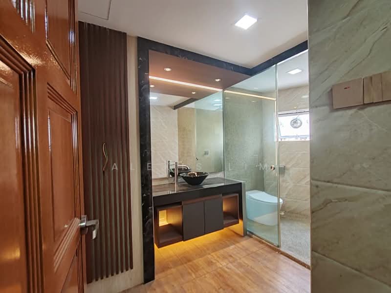 Shop / Office for Sale in Jalan Klang Lama (Old Klang Road) (Kuala Lumpur) - Alexis Lim - Bathroom - PropertyGuru.com.my