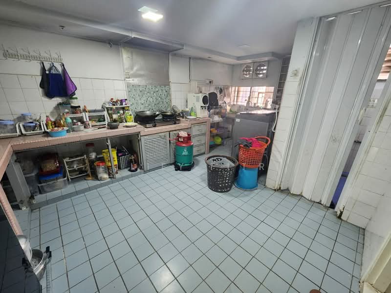 Rumah Teres 2 Tingkat untuk Dijual di Bandar Country Homes (Rawang) - Liliey Fitri - Kitchen - PropertyGuru.com.my