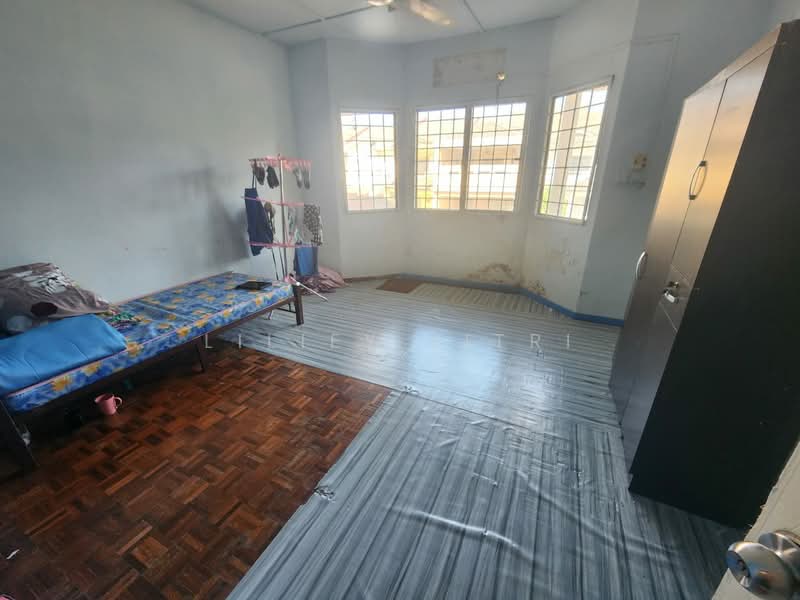 Rumah Teres 2 Tingkat untuk Dijual di Bandar Country Homes (Rawang) - Liliey Fitri - Bedroom - PropertyGuru.com.my