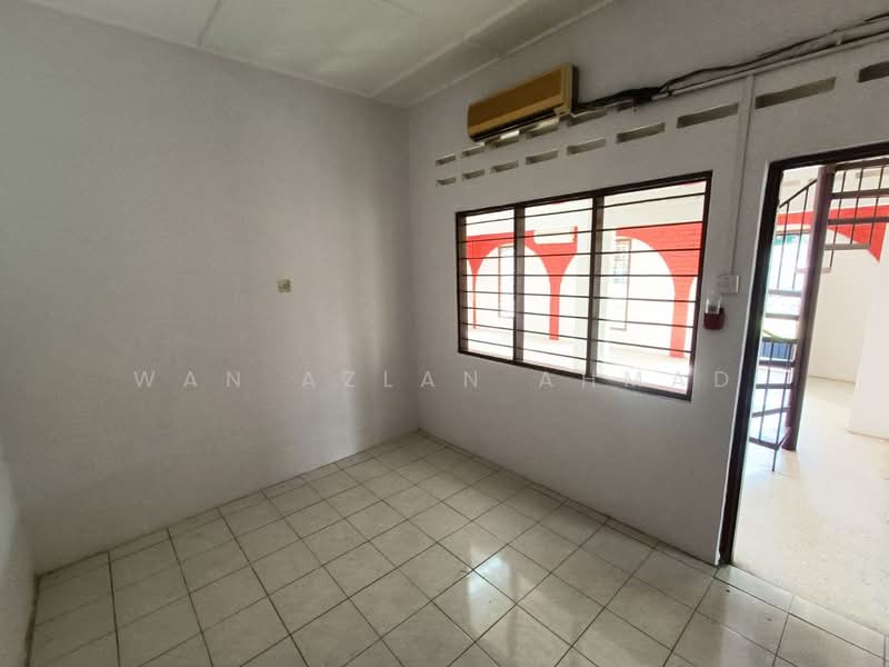 Rumah Teres 1 Tingkat untuk Dijual di Ampang Jaya (Ampang) - Wan Azlan Ahmad - PropertyGuru.com.my