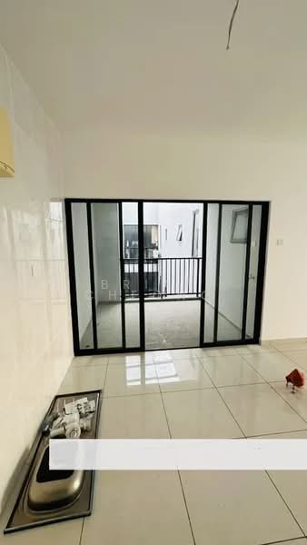 Servis Apartment untuk Dijual di Damai Residence - Brian Cheong - Balcony - PropertyGuru.com.my