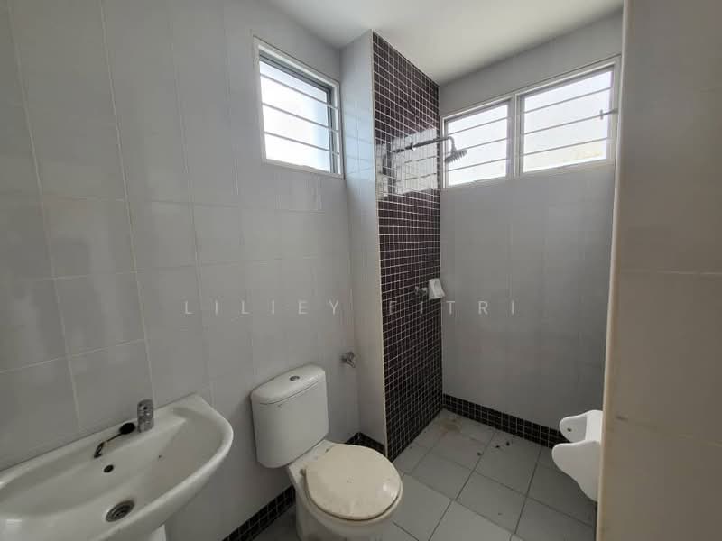 Bungalow for Sale in Kota Emerald (Rawang) - Liliey Fitri - Bathroom - PropertyGuru.com.my