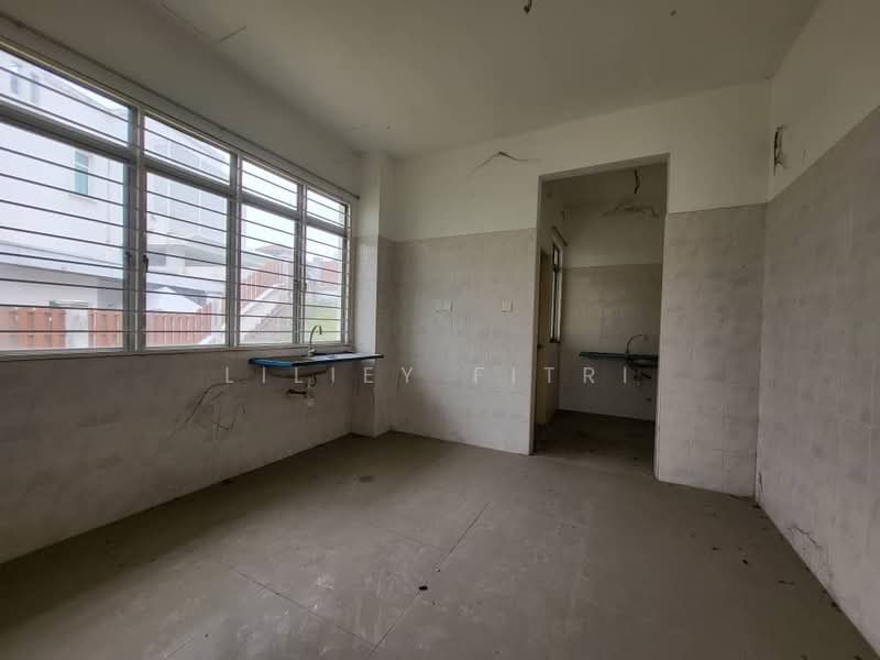 Bungalow for Sale in Kota Emerald (Rawang) - Liliey Fitri - Kitchen - PropertyGuru.com.my