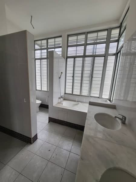 Bungalow for Sale in Kota Emerald (Rawang) - Liliey Fitri - Bathroom - PropertyGuru.com.my